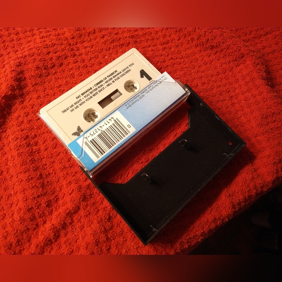 Vintage 1980 Pat Benatar Crimes of Passion Cassette Tape Music Rock (Works) - Picture 4 of 4